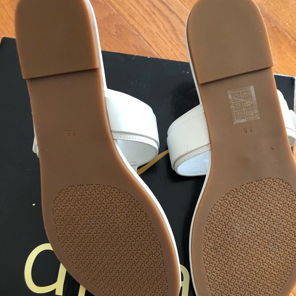 Tory Burch sandal - Picture 4 of 4